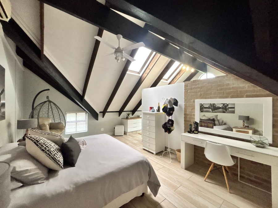 5 Bedroom Property for Sale in Grimbeeck Park North West